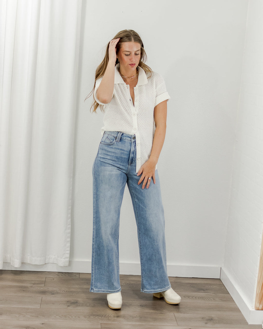 Clean Wide Jeans